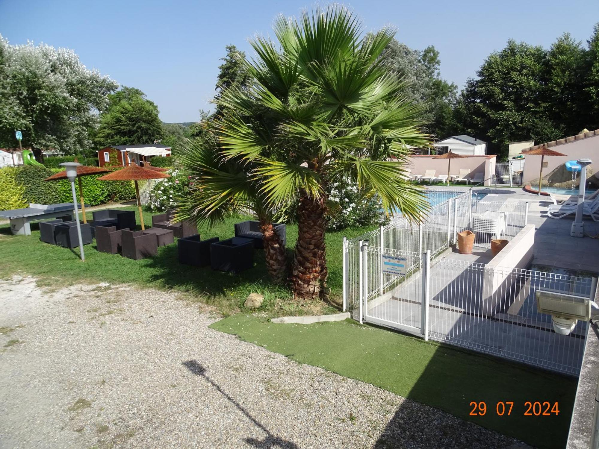 Hotel Camping Les Nysades à Mirepoix  Extérieur photo